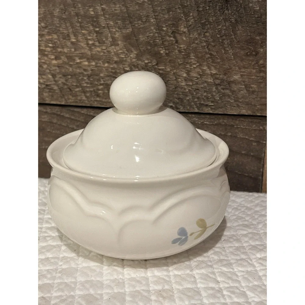 Vintage Pfaltzgraff‎ Garland Sugar Bowl With Lid